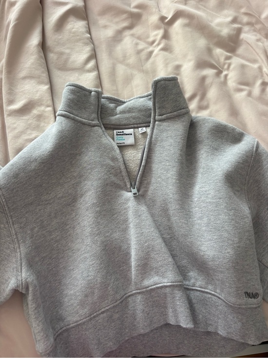 Aritzia Tops - Aritzia grey quarter zip